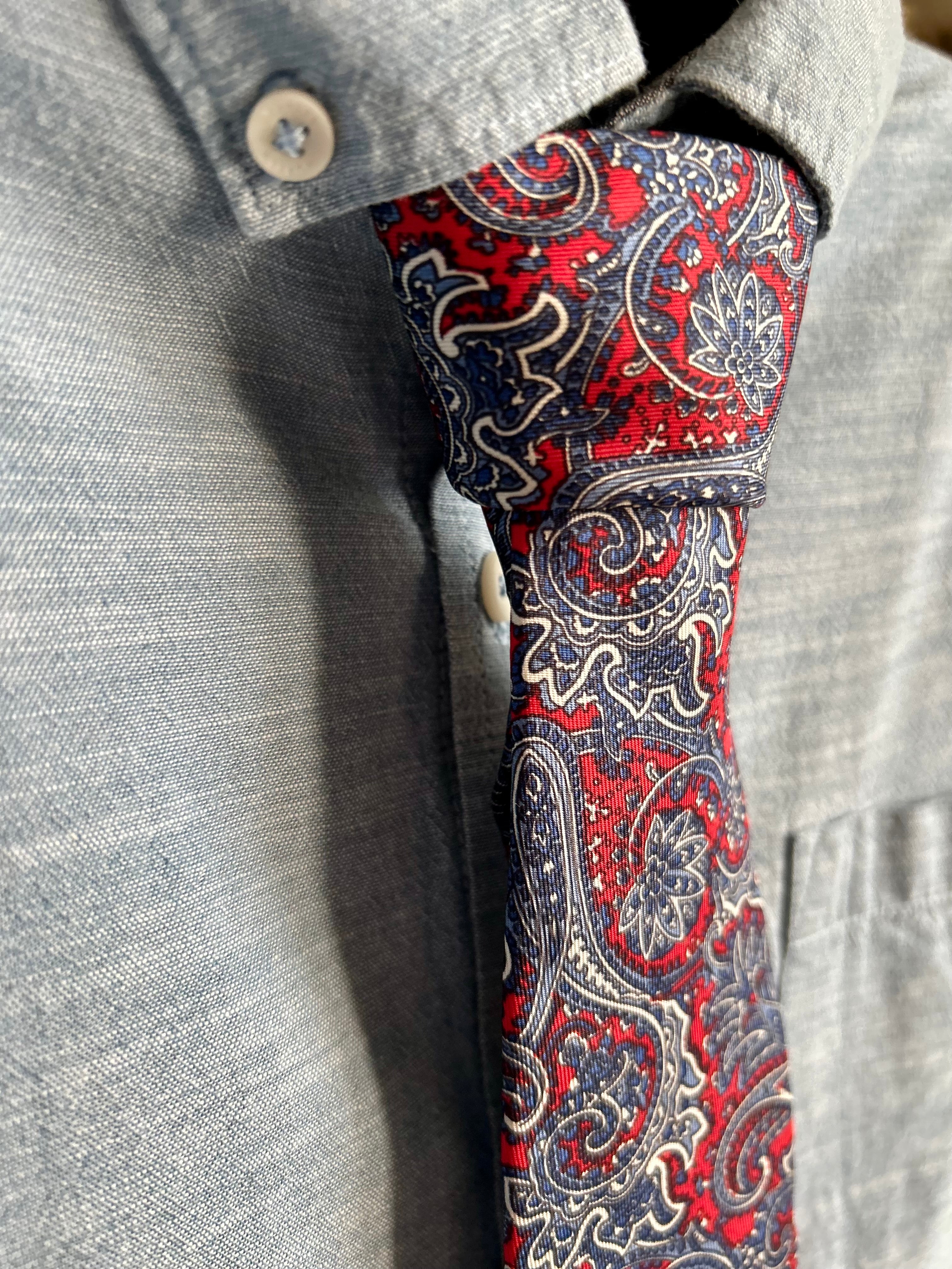 Harry Rosen Necktie – Woven Silk – Red & Navy Paisley – Late 80s